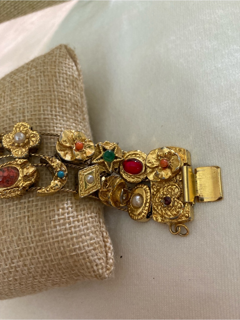Goldette Signed Vintage Double Slide Bracelet Cameos Faux Gemstones - Picture 7 of 11